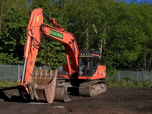 6,9,14,21,30,36 tonne Komatsu and Doosan excavators for hire